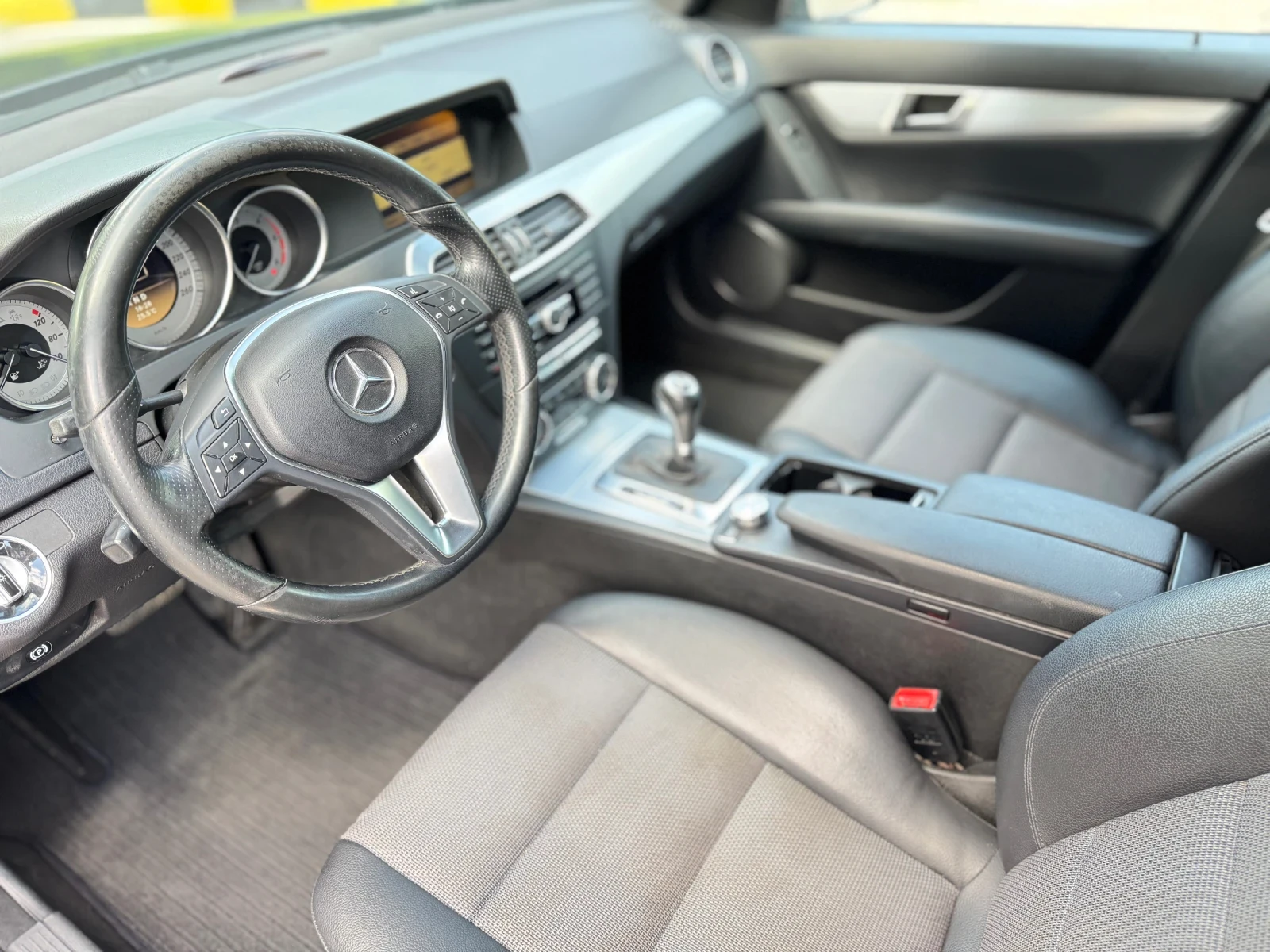 Mercedes-Benz C 220 2.2CDI Навигация* Ксенон* Климатроник - изображение 9