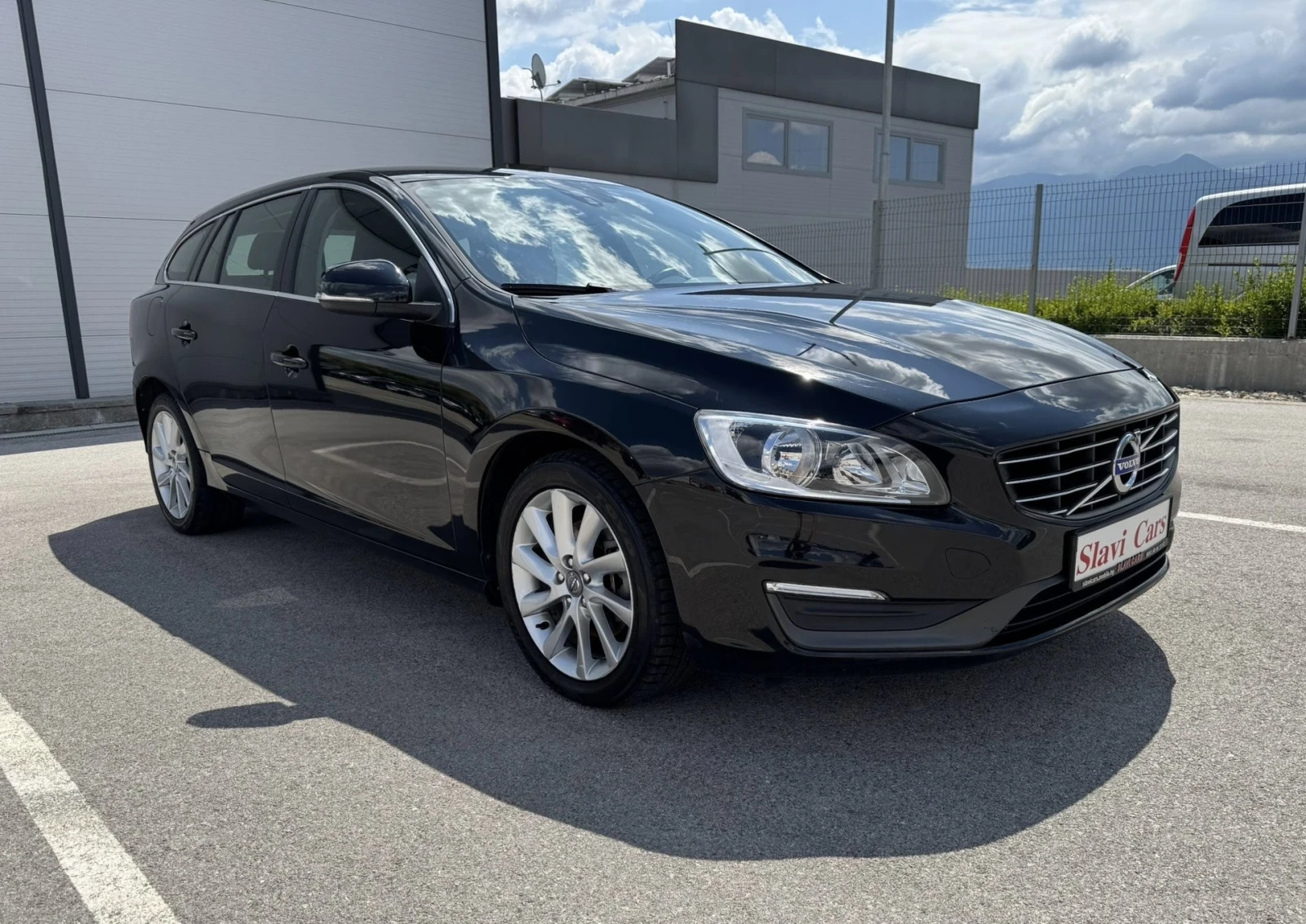 Volvo V60 2.0 d - AUTO/ NAVI/ CRUISE/ SERVICE HISTORY - изображение 3
