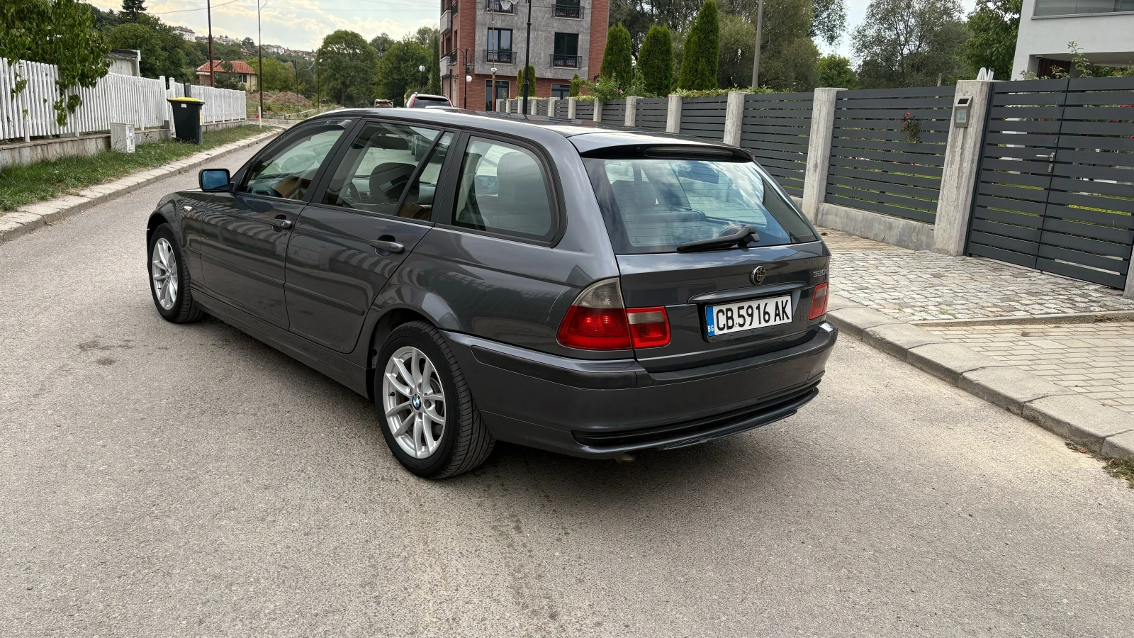 BMW 320 2.0d 150 к.с. - изображение 2