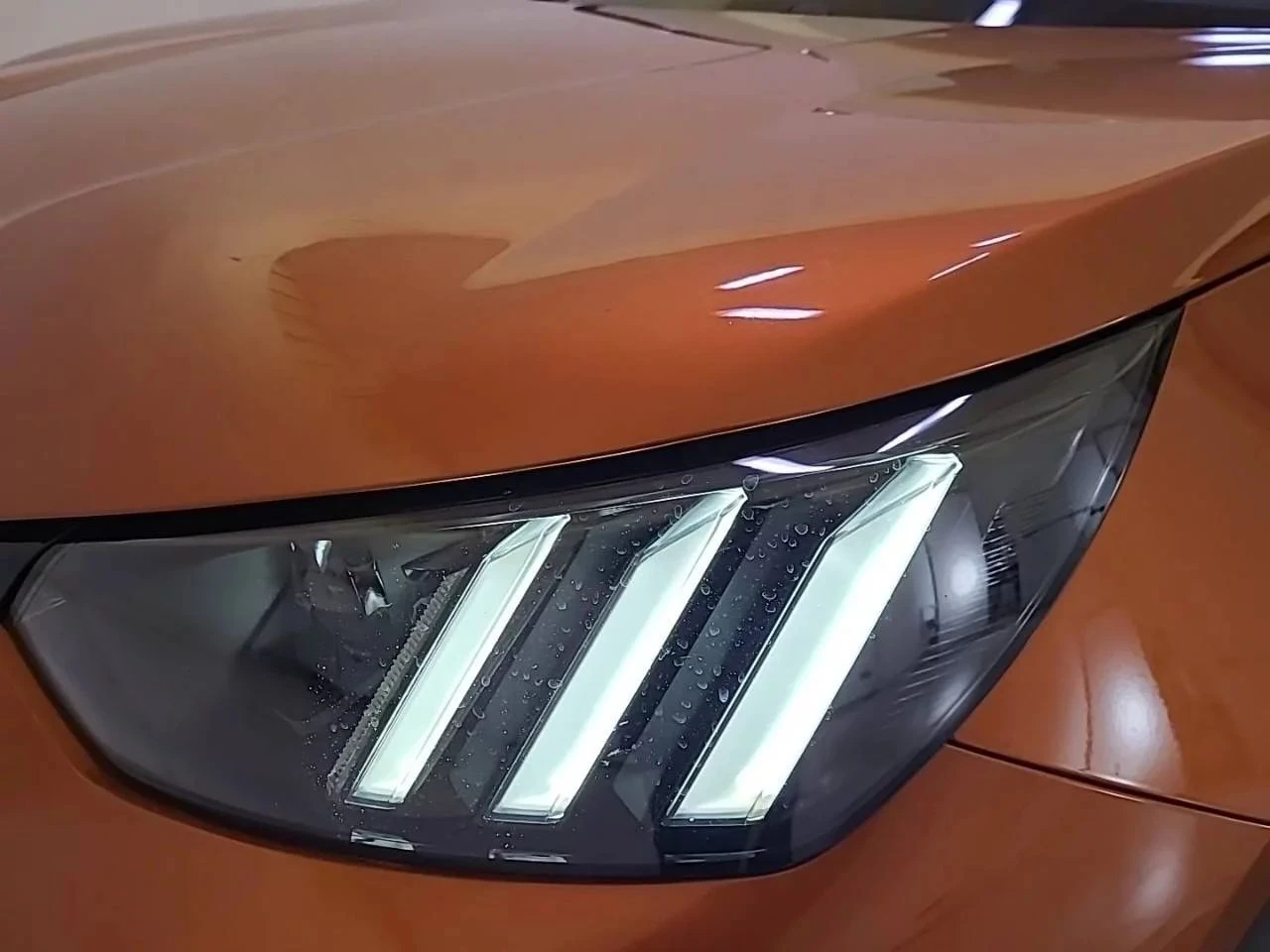 Peugeot 2008 GT PURETECH EAT8 155КС - изображение 5