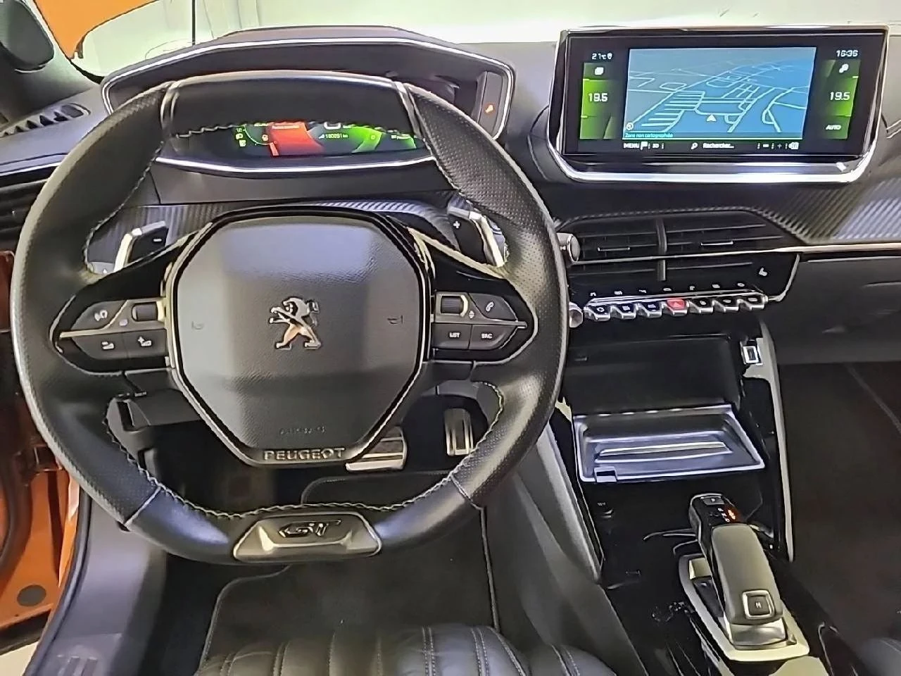 Peugeot 2008 GT PURETECH EAT8 155КС - изображение 6