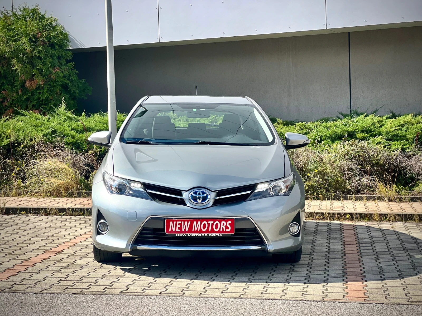 Toyota Auris 1.8Hybrid-Лизинг по 290лв през Уникредит  - изображение 2
