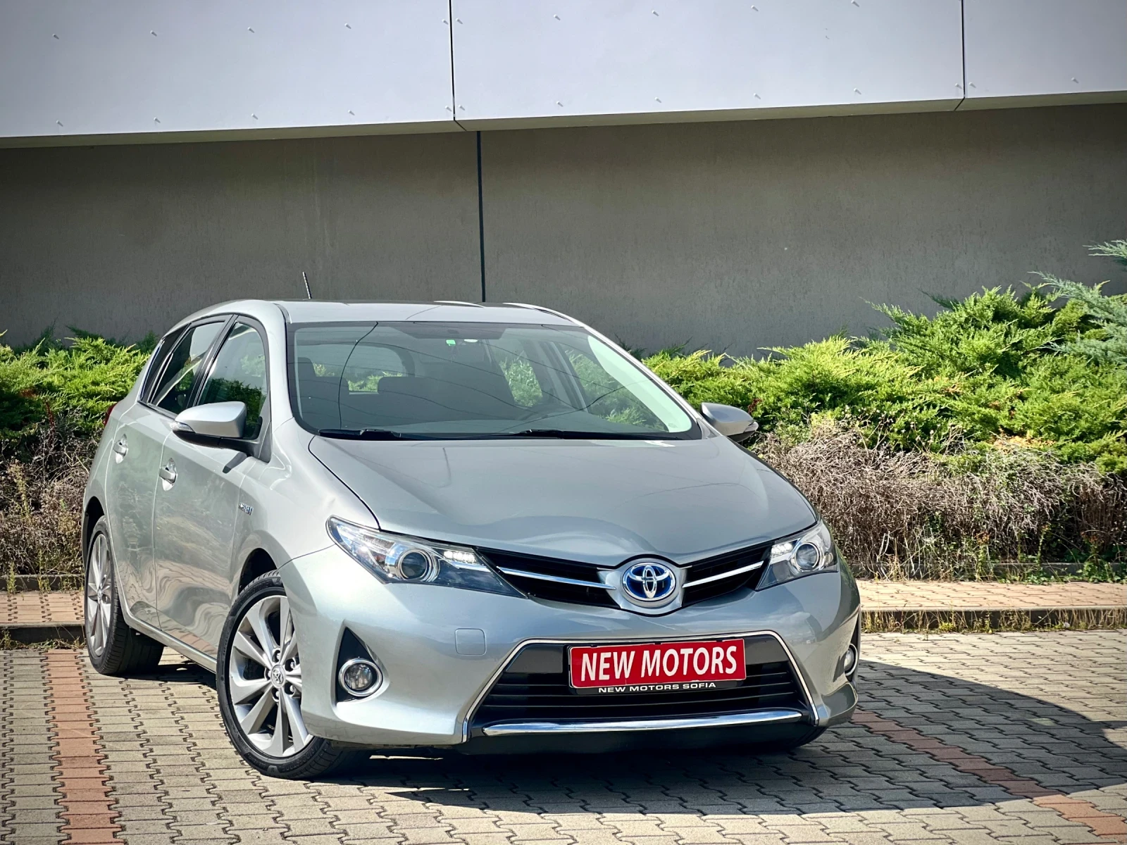 Toyota Auris 1.8Hybrid-Лизинг по 290лв през Уникредит  - изображение 3