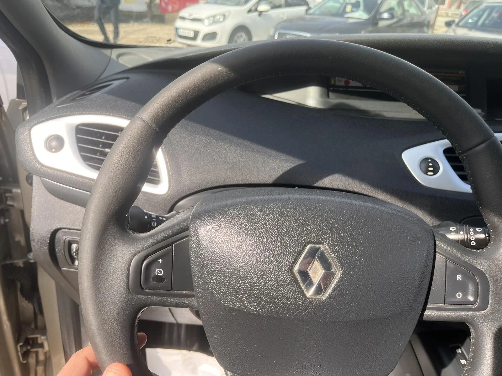 Renault Scenic 1.5dci Navi Camera Italy, снимка 11 - Автомобили и джипове - 53715503