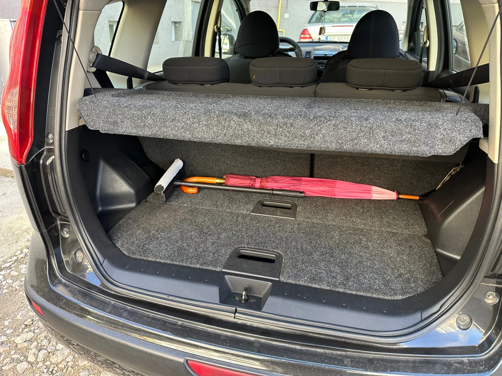 Nissan Note, снимка 10 - Автомобили и джипове - 53748523