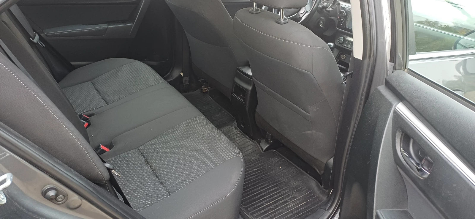 Toyota Corolla 1.4 D-4D, снимка 12 - Автомобили и джипове - 53923049