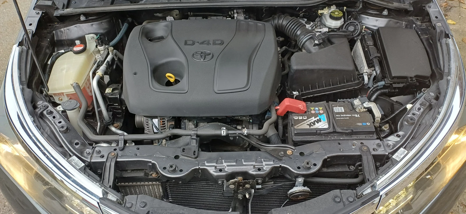 Toyota Corolla 1.4 D-4D, снимка 13 - Автомобили и джипове - 53923049