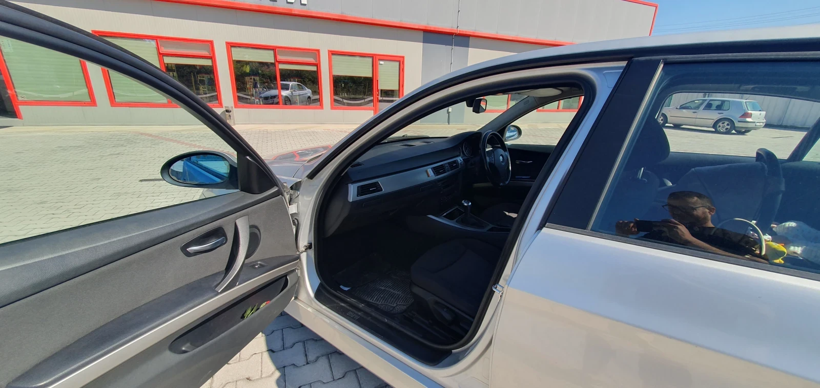 BMW 320, снимка 4 - Автомобили и джипове - 54099952