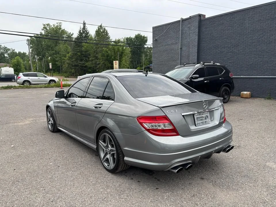 Mercedes-Benz C 63 AMG * КОЖА* ПОДГРЕВ* НАВИ* ШИБИДАХ* КРАЙНА ЦЕНА* , снимка 4 - Автомобили и джипове - 54185610