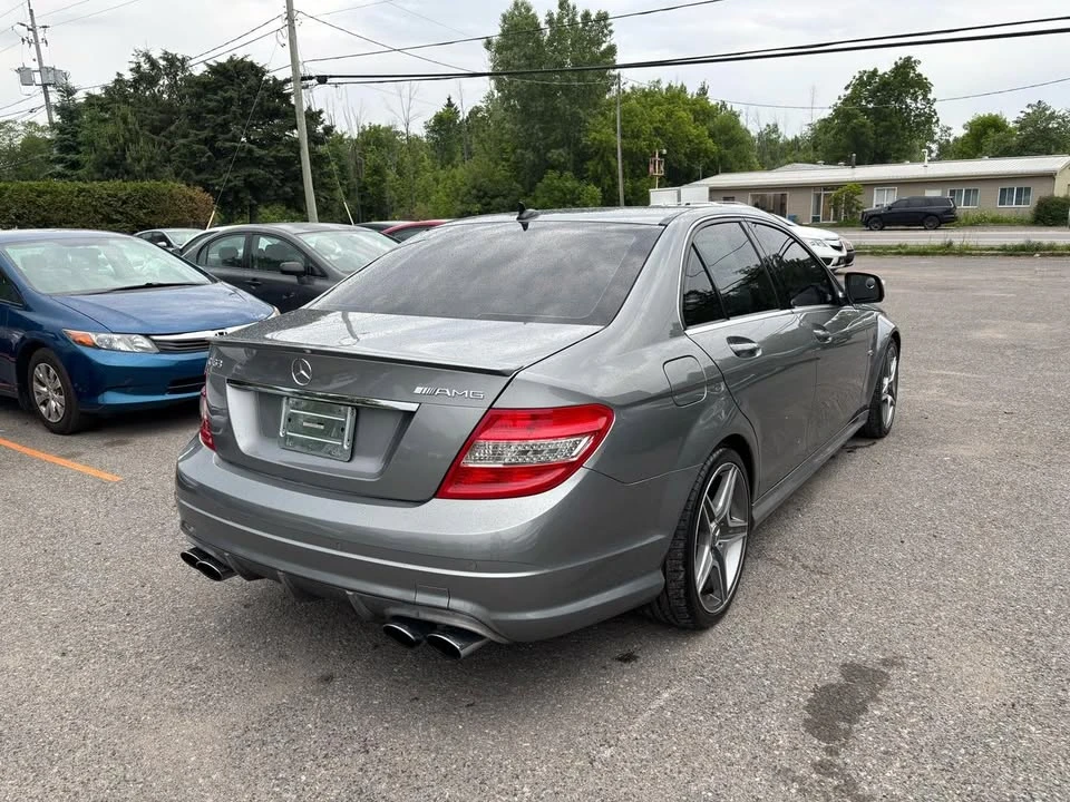 Mercedes-Benz C 63 AMG * КОЖА* ПОДГРЕВ* НАВИ* ШИБИДАХ* КРАЙНА ЦЕНА* , снимка 3 - Автомобили и джипове - 54185610