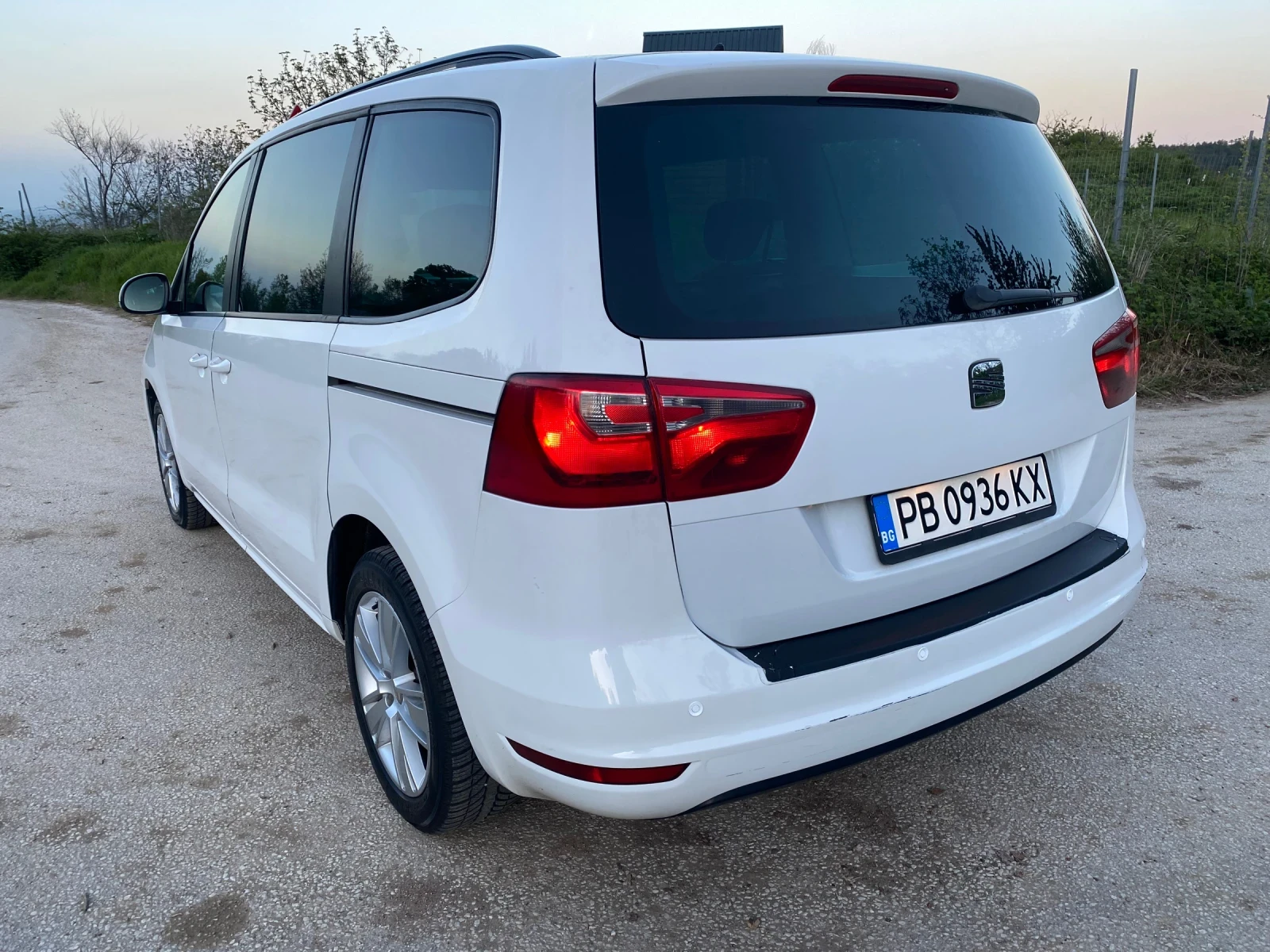 Seat Alhambra 2.0tdi 170hp 7местна, снимка 3 - Автомобили и джипове - 54339133