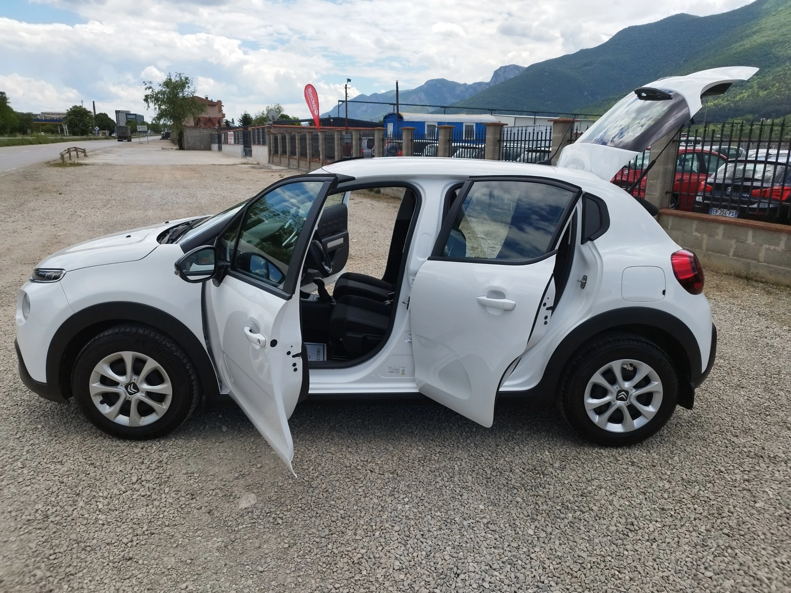 Citroen C3 1.2i 68 kc.EURO 6, снимка 9 - Автомобили и джипове - 54564753
