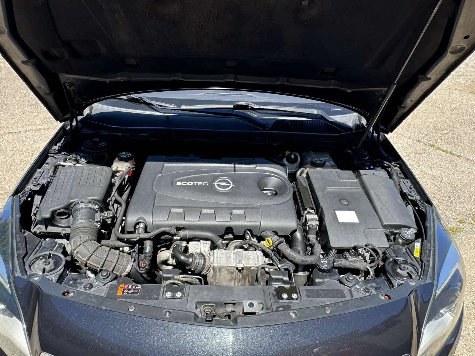 Opel Insignia 4х4 Bi Turbo, снимка 14 - Автомобили и джипове - 54720110