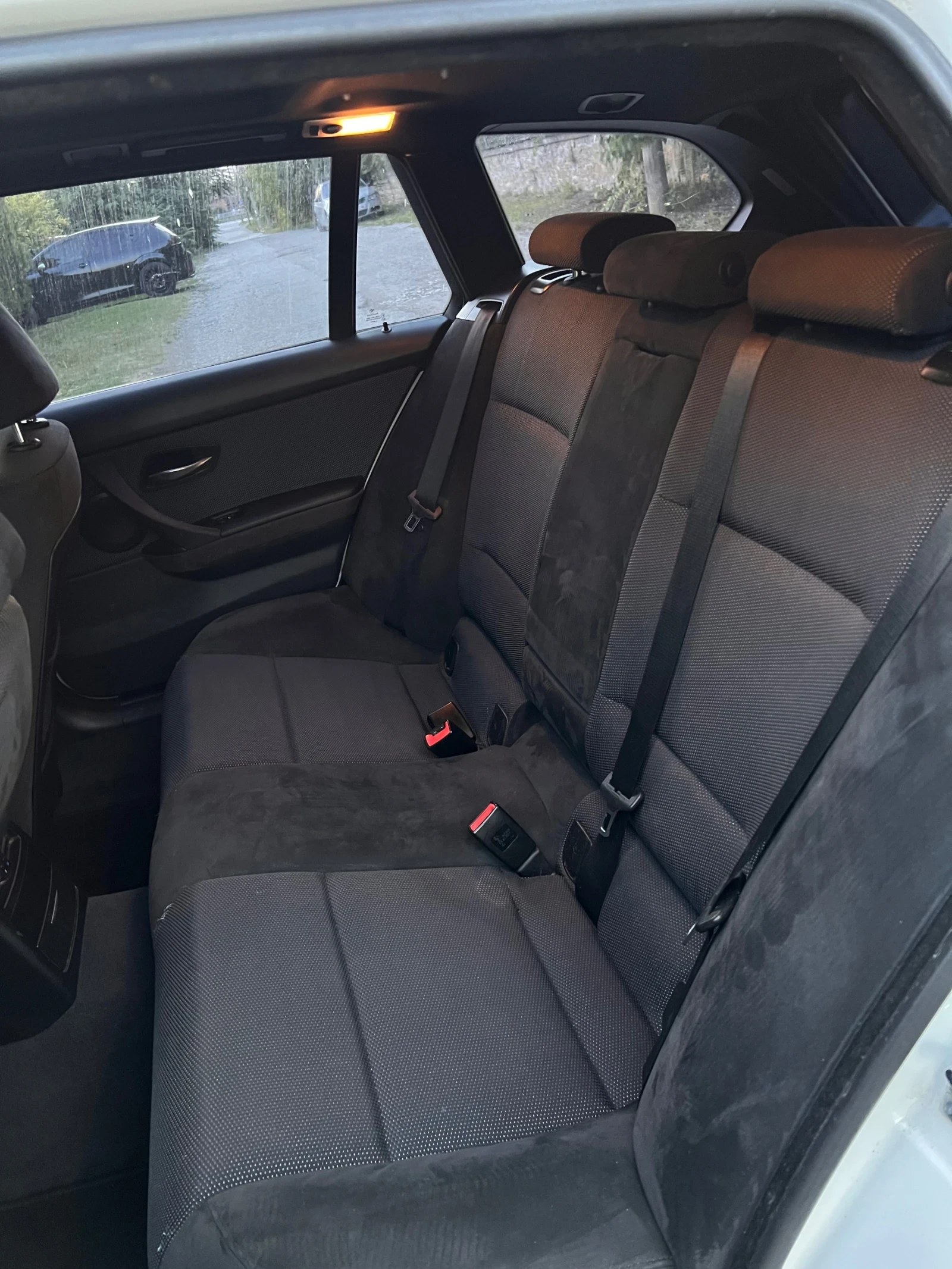 BMW 325 Keyless / Navi / Panorama / Dynamic, снимка 11 - Автомобили и джипове - 55064088