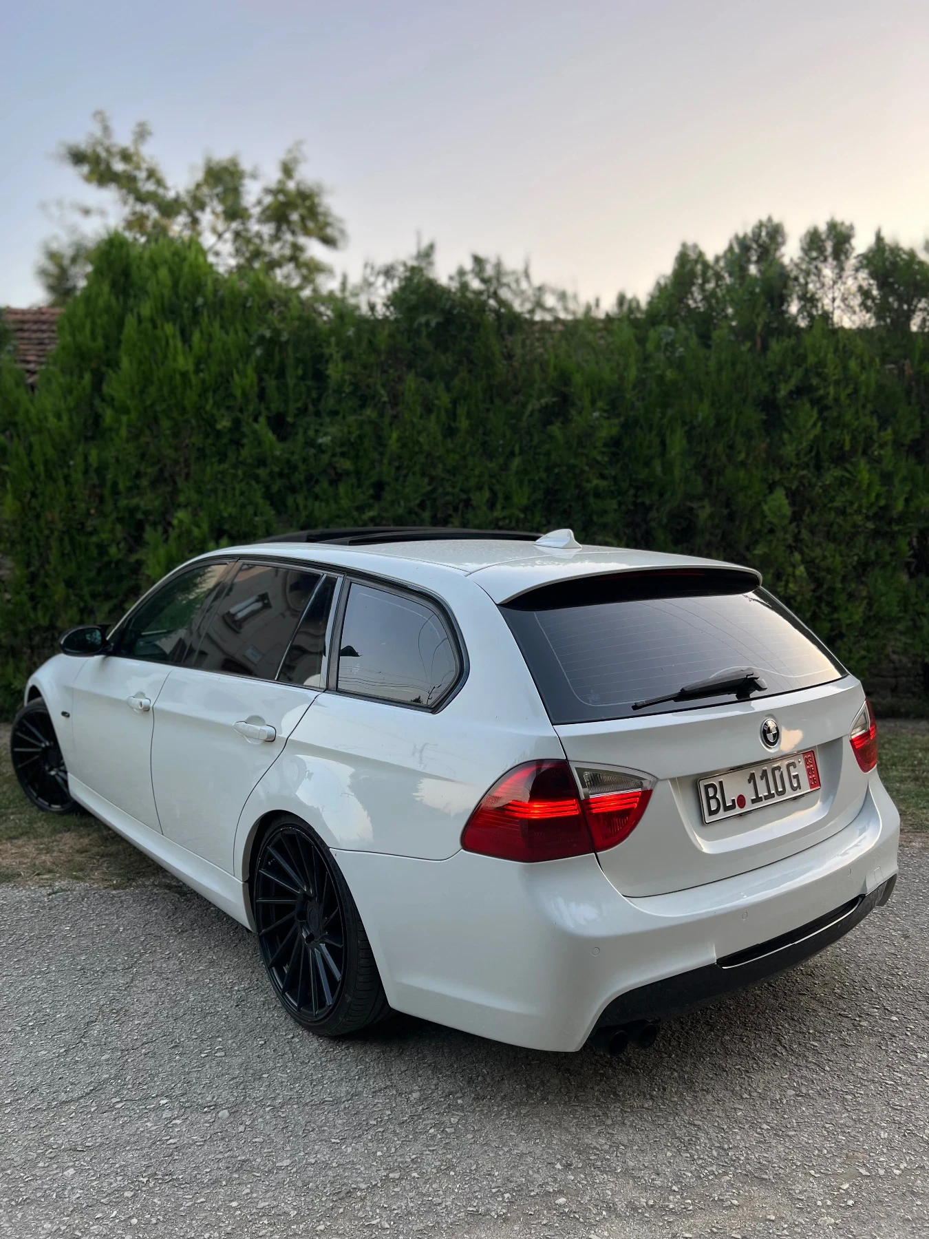 BMW 325 Keyless / Navi / Panorama / Dynamic, снимка 5 - Автомобили и джипове - 55064088