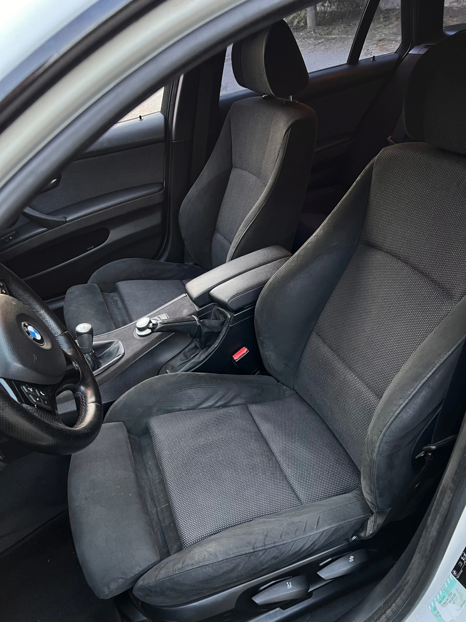 BMW 325 Keyless / Navi / Panorama / Dynamic, снимка 10 - Автомобили и джипове - 55064088