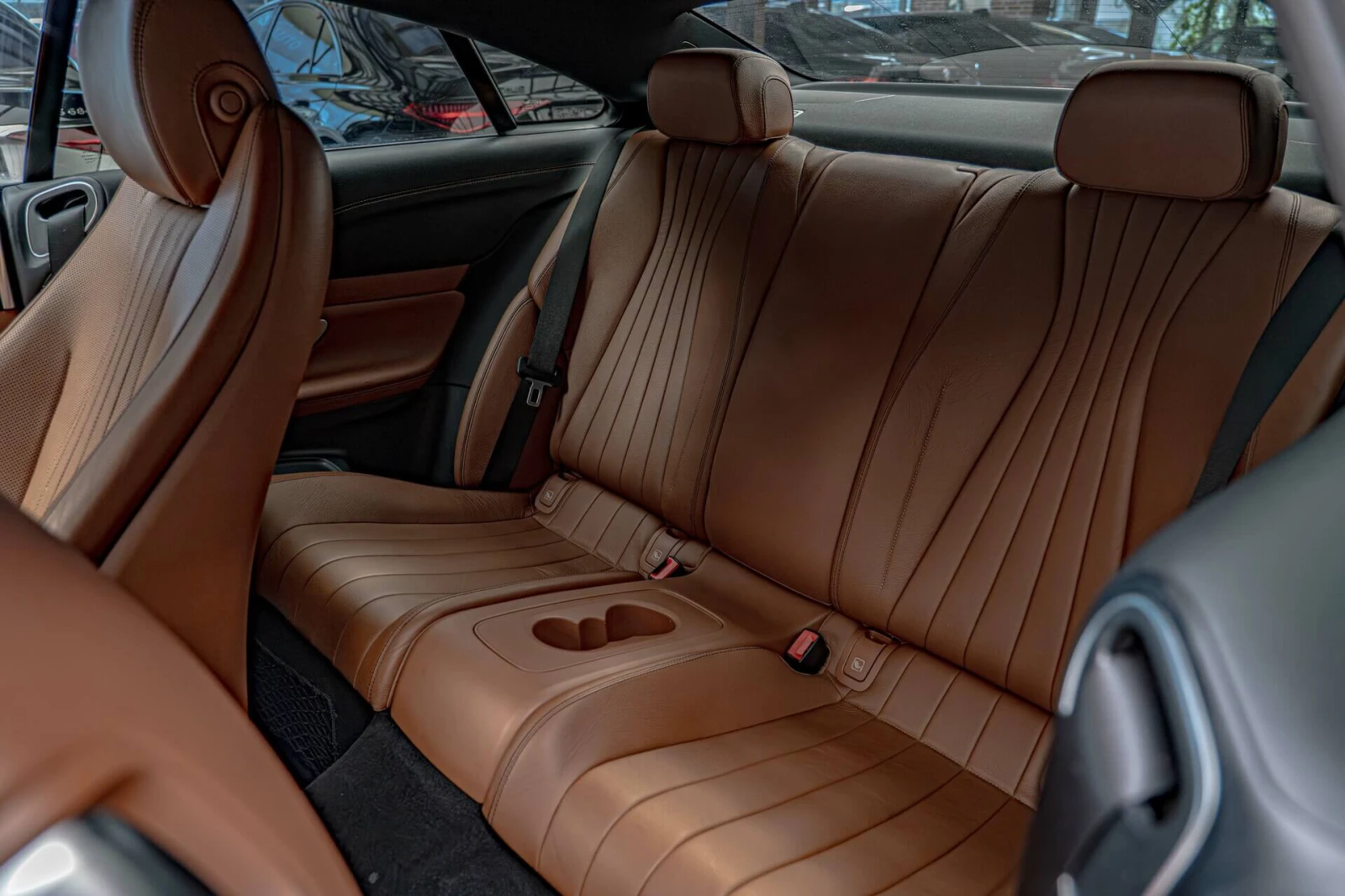 Mercedes-Benz E 400 Coupe/4Matic/AMG/Burmester/Обдувхане/Virtual/Камер, снимка 8 - Автомобили и джипове - 55073491
