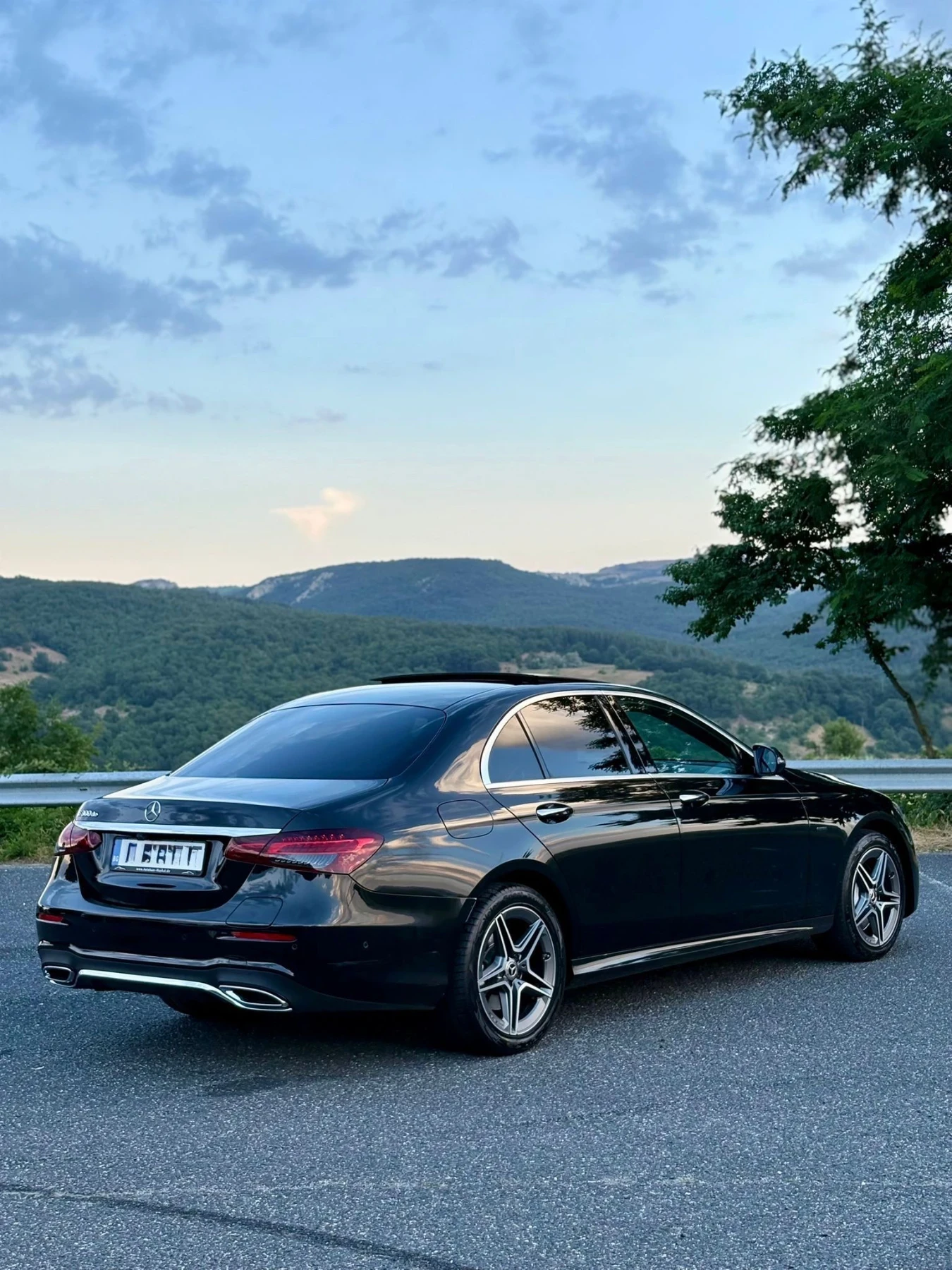 Mercedes-Benz E 300 AMG Line Facelift Keyless Go, снимка 6 - Автомобили и джипове - 55093638