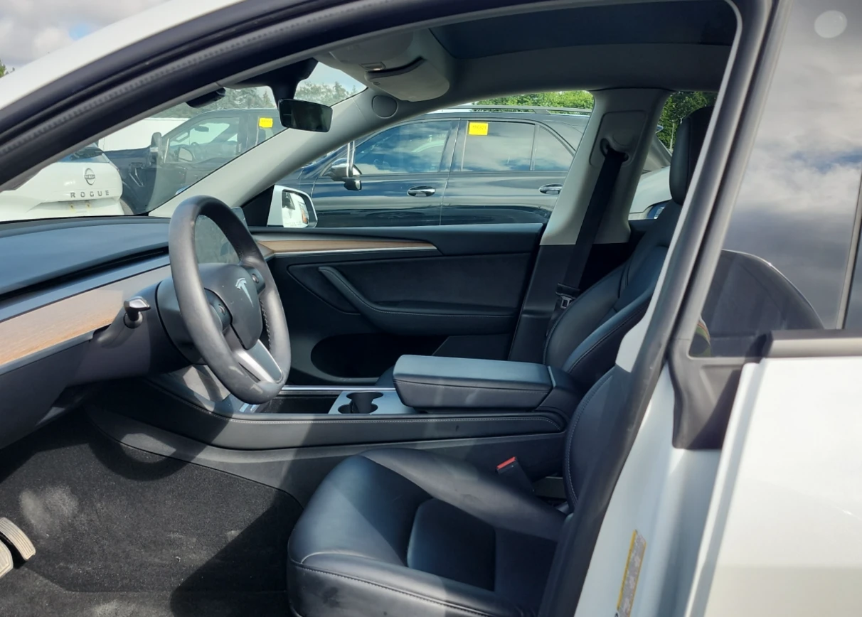 Tesla Model Y AWD* Long range* Parking control* Памет* Подгрев, снимка 7 - Автомобили и джипове - 55234781