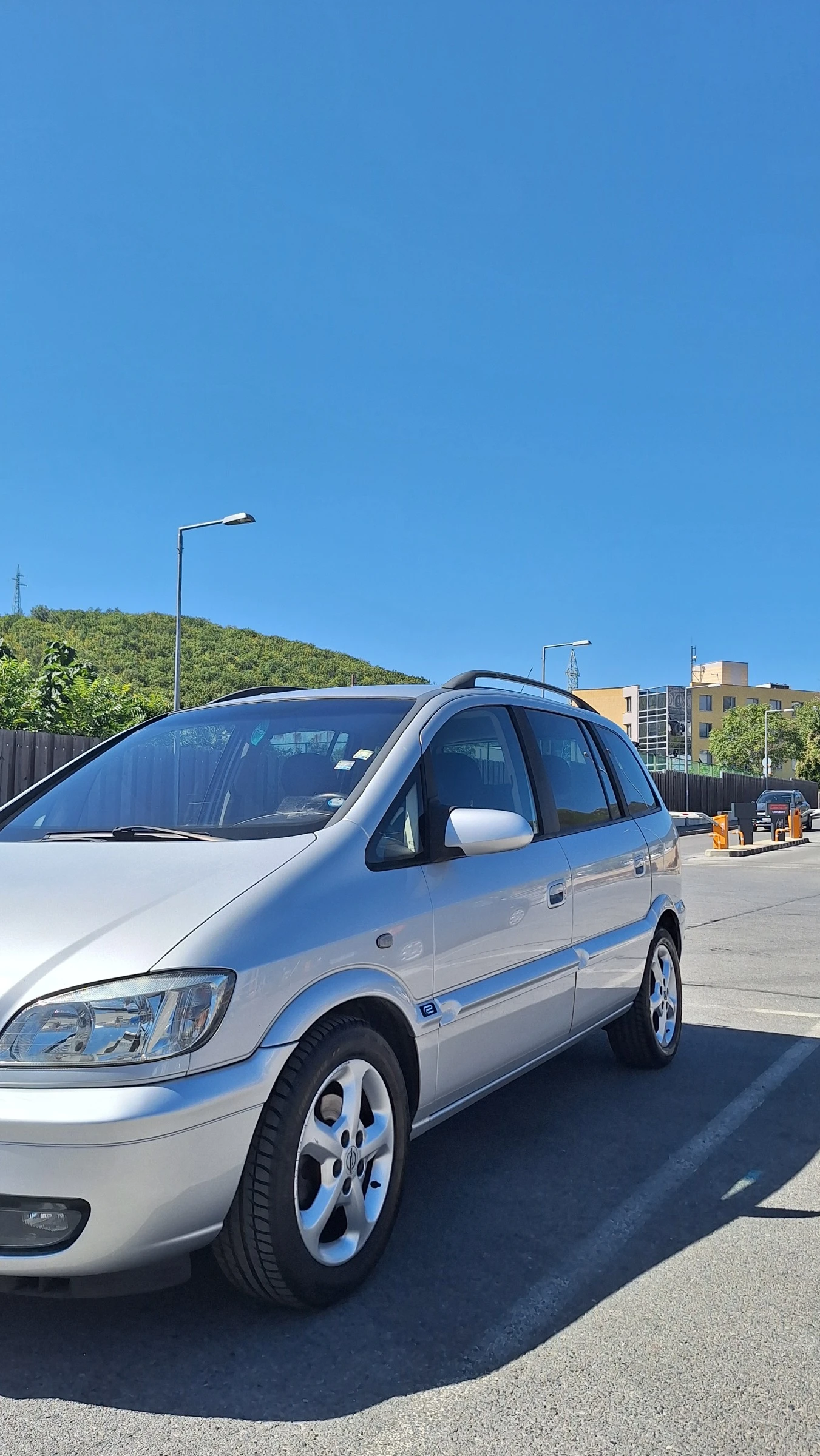 Opel Zafira, снимка 2 - Автомобили и джипове - 56030700