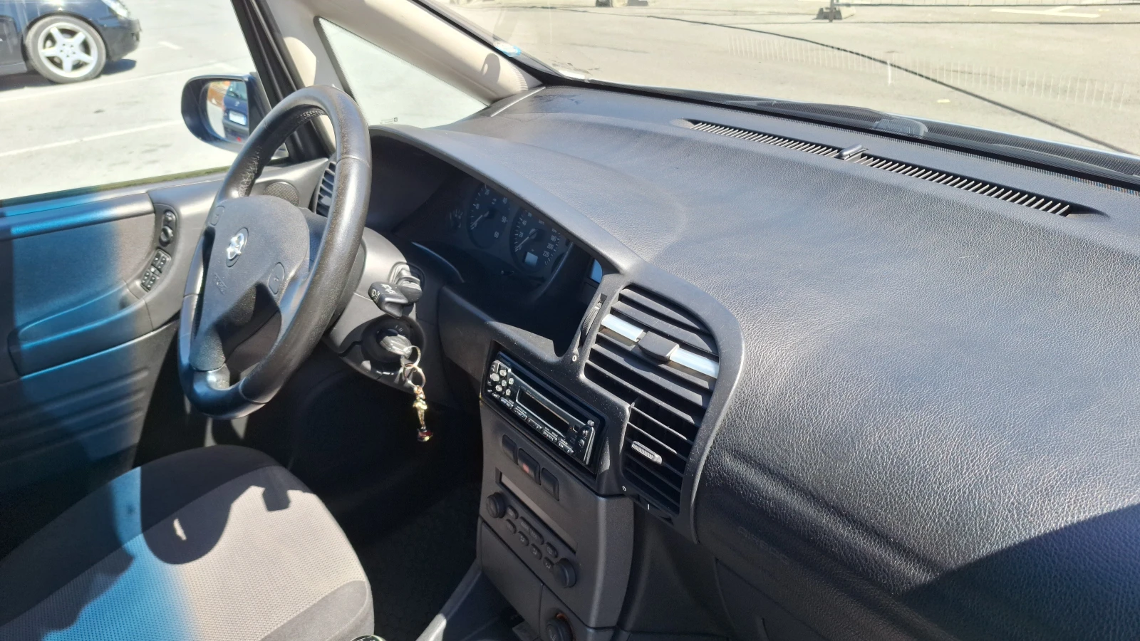 Opel Zafira, снимка 11 - Автомобили и джипове - 56030700