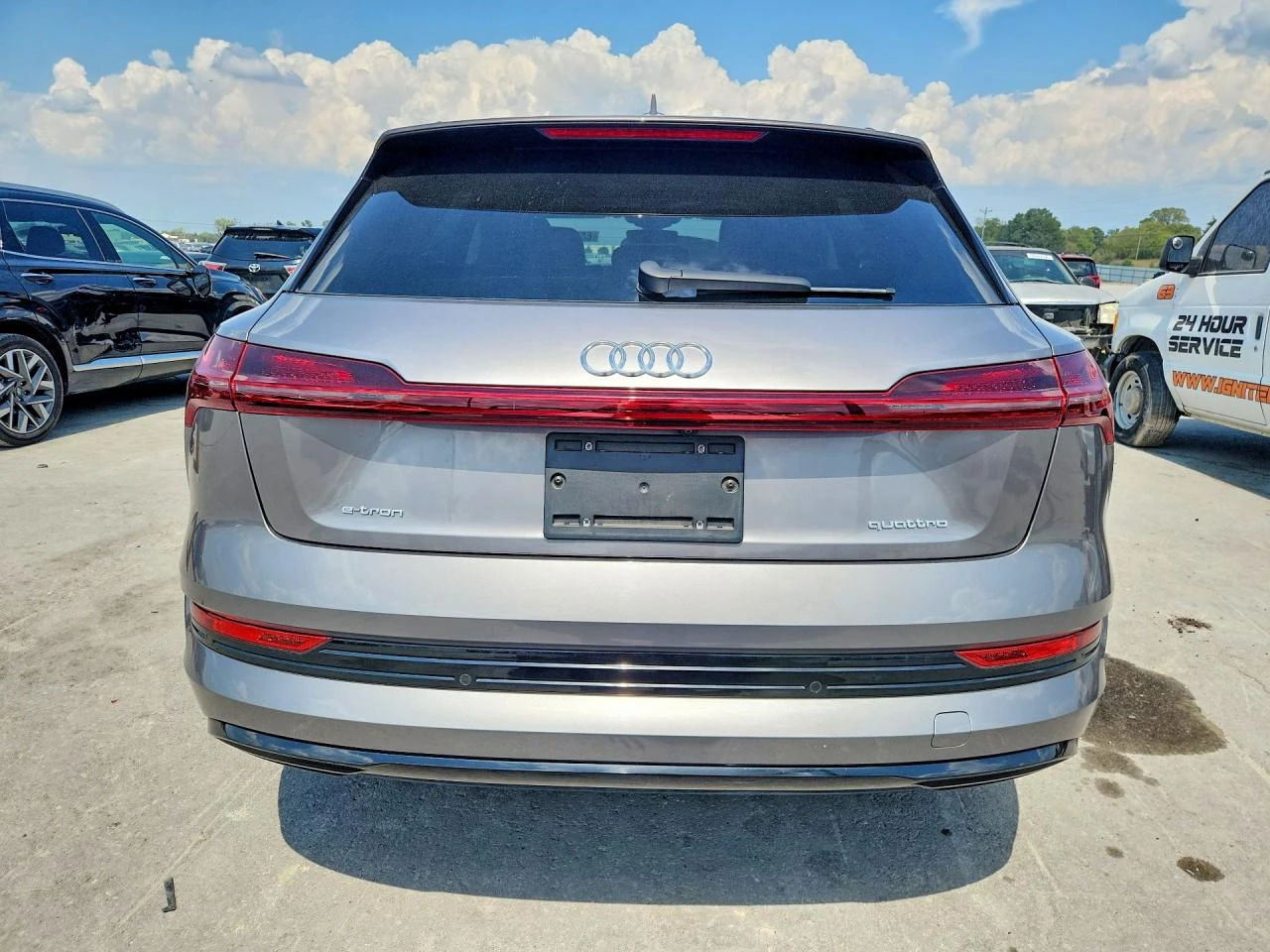 Audi E-Tron Premium Plus, снимка 6 - Автомобили и джипове - 56314693