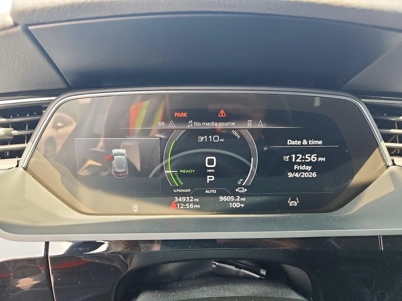 Audi E-Tron Premium Plus, снимка 9 - Автомобили и джипове - 56314693