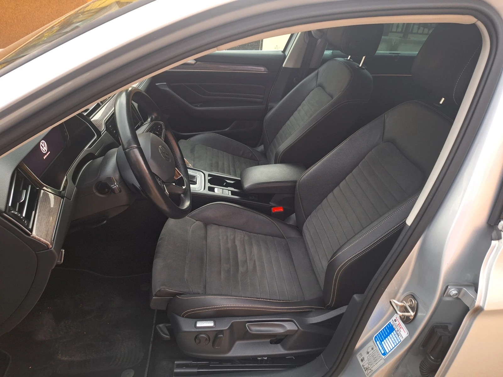 VW Passat VIRTUAL 190hp HighLine, снимка 10 - Автомобили и джипове - 56456008