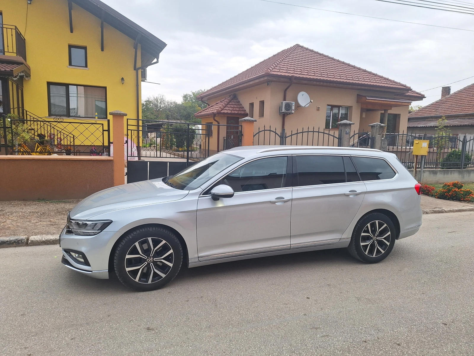 VW Passat VIRTUAL 190hp HighLine, снимка 4 - Автомобили и джипове - 56456008