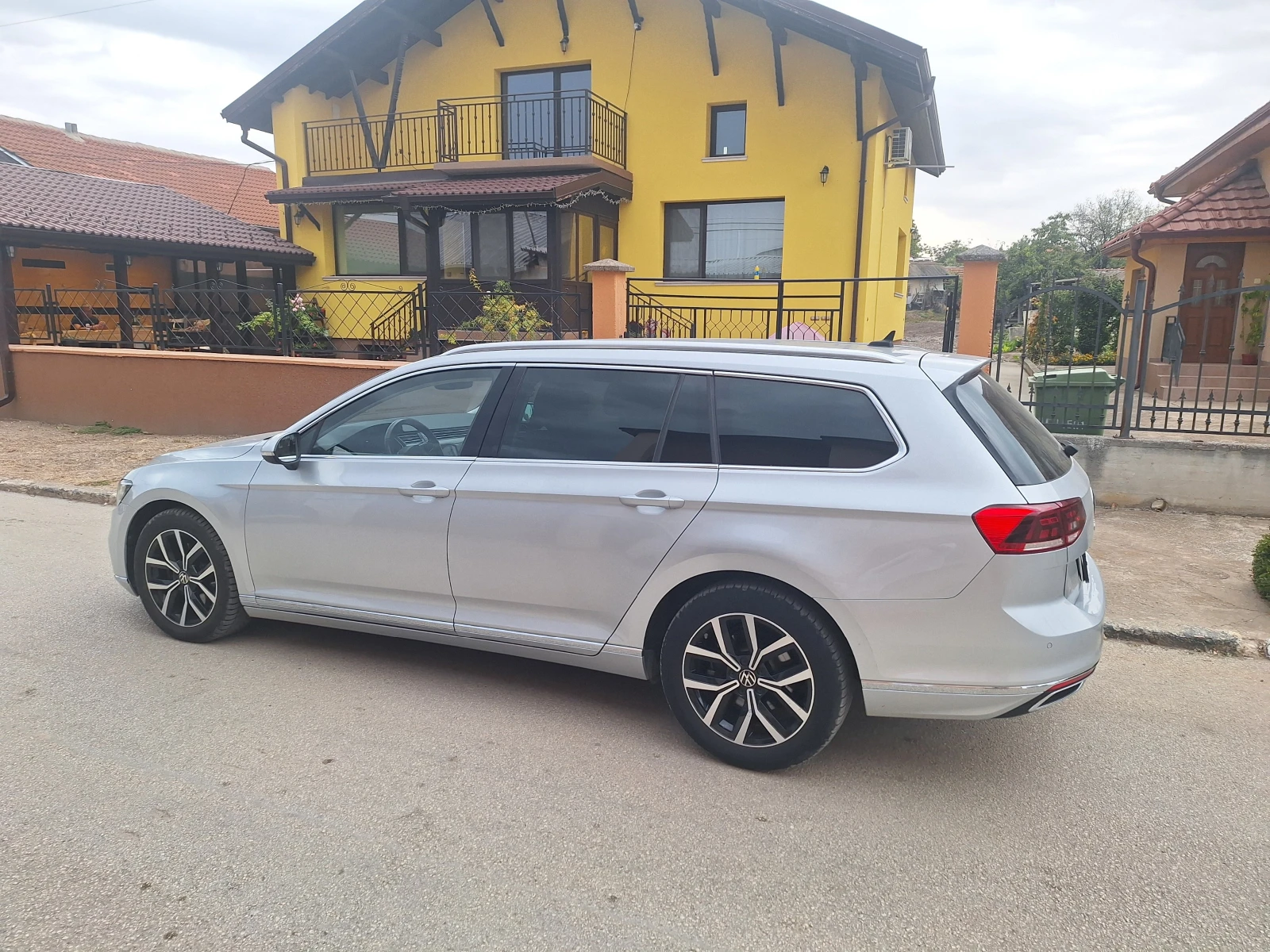 VW Passat VIRTUAL 190hp HighLine, снимка 5 - Автомобили и джипове - 56456008