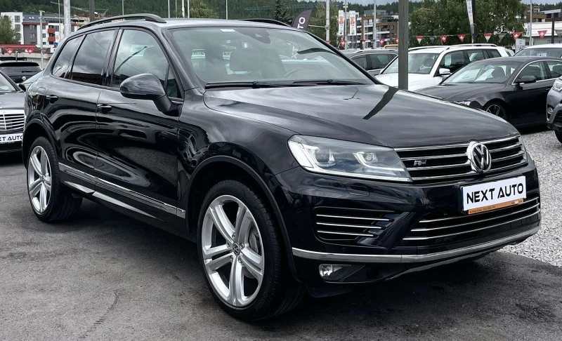 VW Touareg 3.0D 262HP EURO6 ПАНОРАМА , снимка 3 - Автомобили и джипове - 46459436