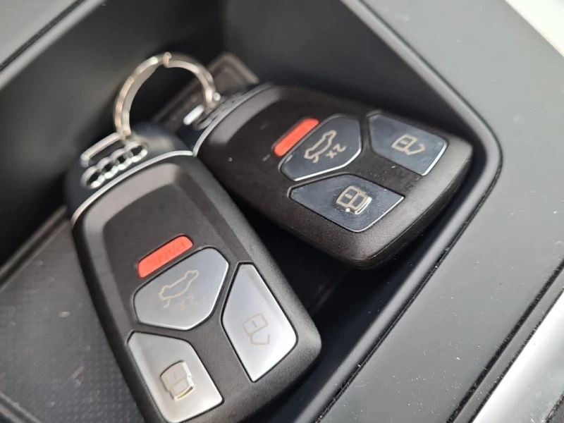 Audi Q5 * KOMFORT * CARFAX * БЕЗ ПЪРВОНАЧАЛНА ВНОСКА, снимка 7 - Автомобили и джипове - 52713863