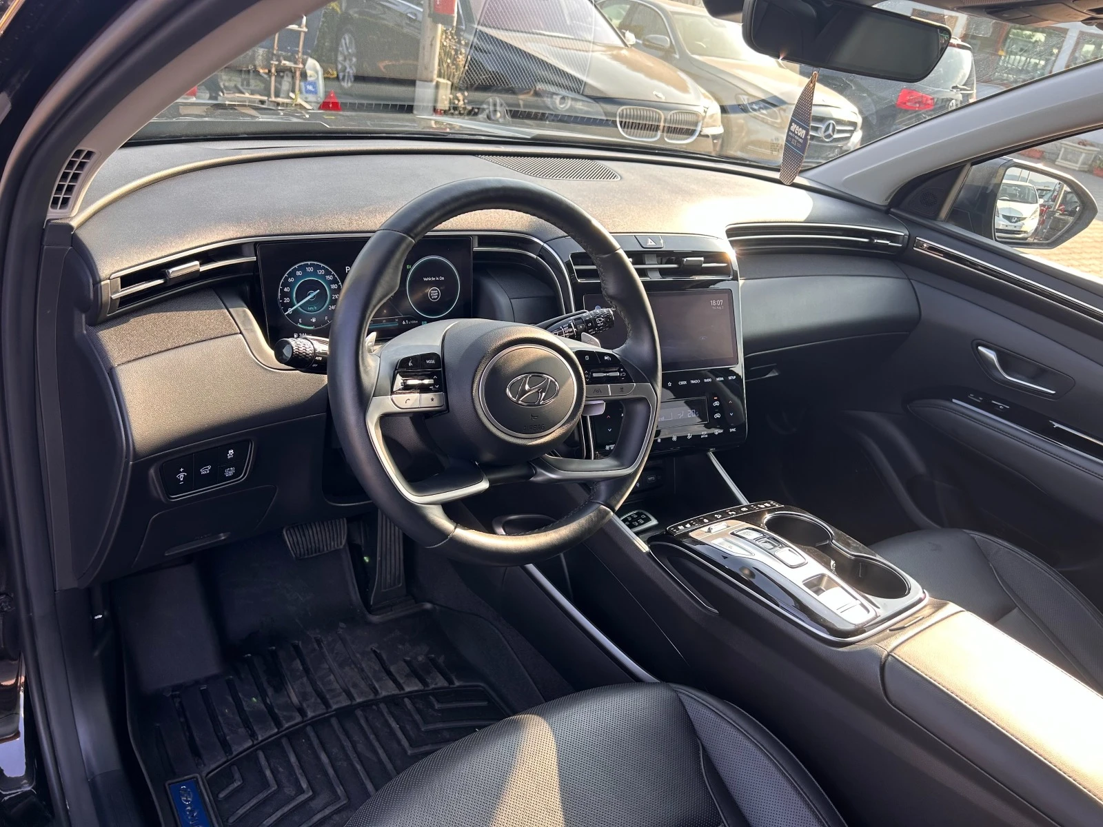 Hyundai Tucson 1.6i HYBRID 4X4 NAVI/PANORAMA FULL EURO 6 7800KM!! | Mobile.bg   12