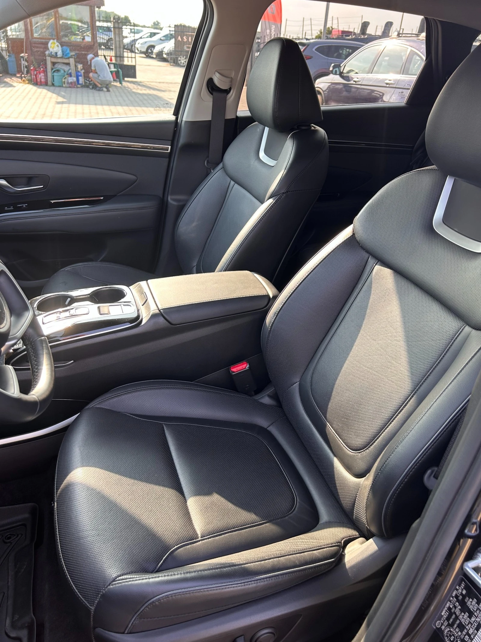 Hyundai Tucson 1.6i HYBRID 4X4 NAVI/PANORAMA FULL EURO 6 7800KM!! | Mobile.bg   13