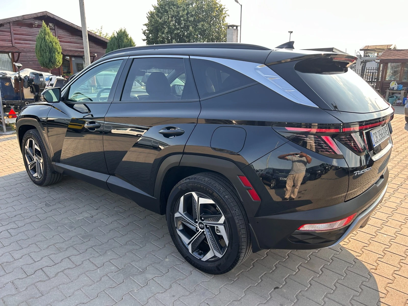 Hyundai Tucson 1.6i HYBRID 4X4 NAVI/PANORAMA FULL EURO 6 - изображение 8