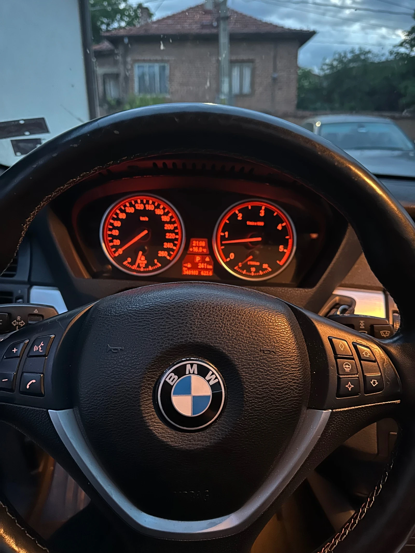 BMW X5 E70 - изображение 8