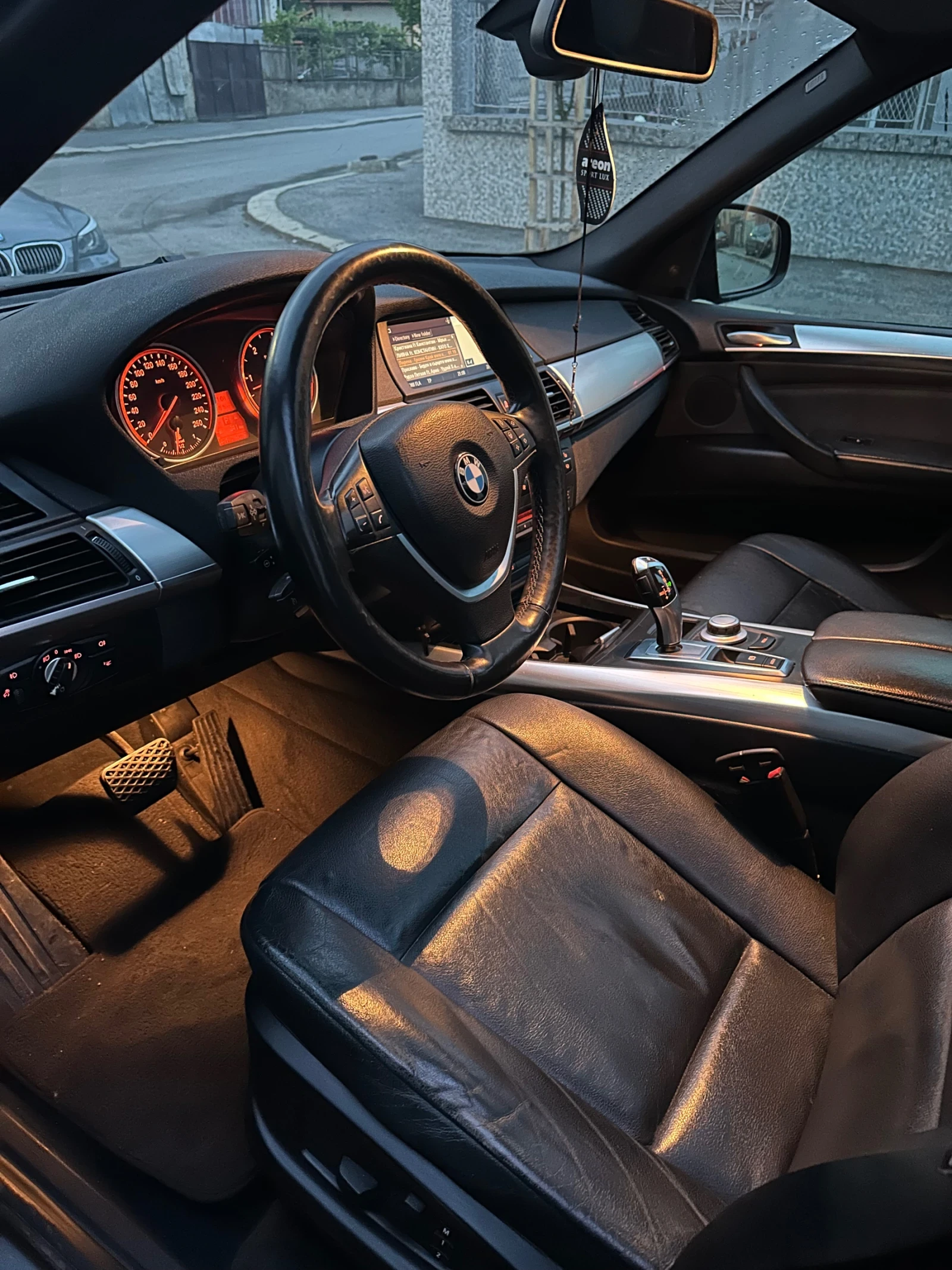 BMW X5 E70 - изображение 7