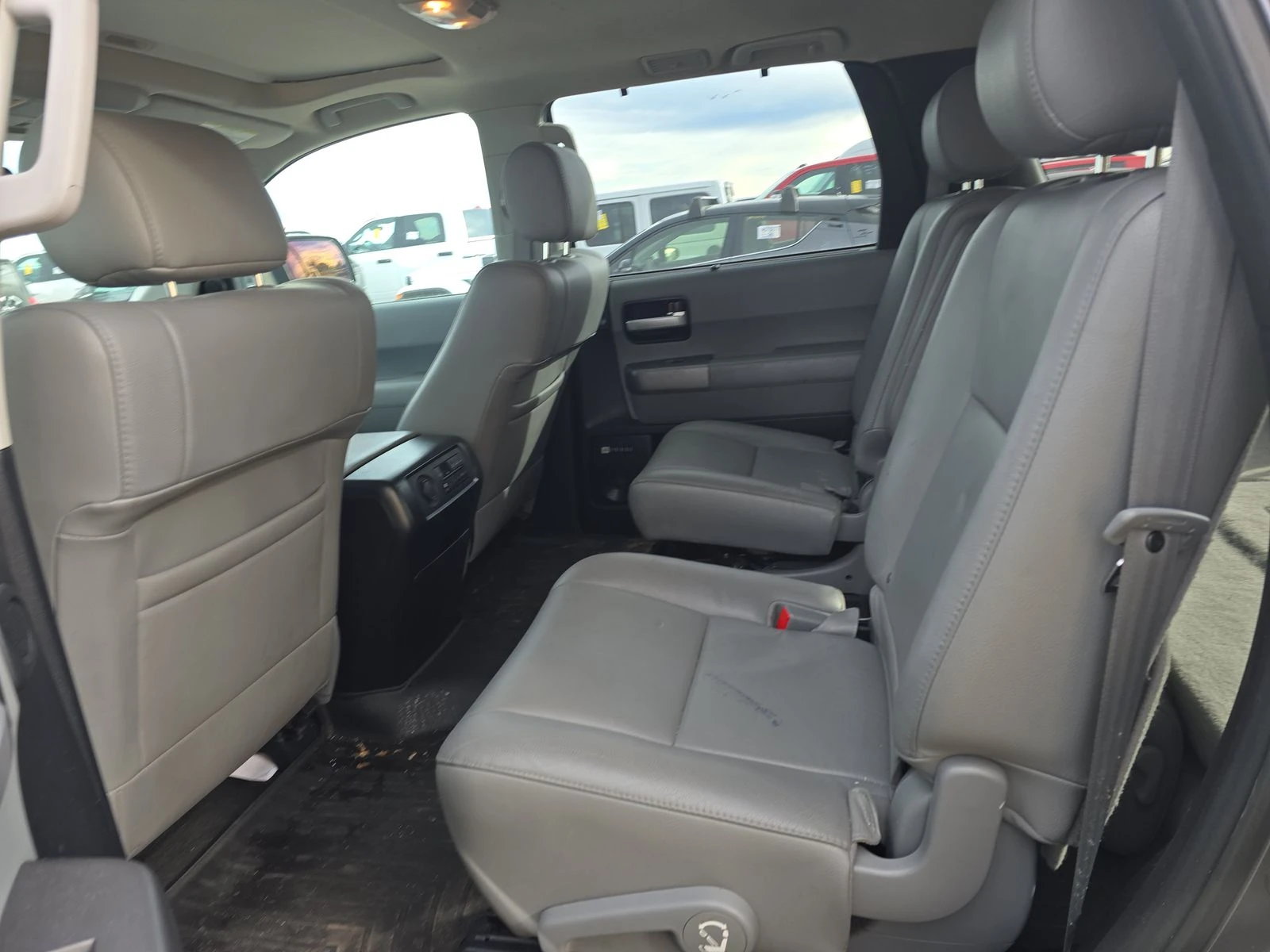 Toyota Sequoia LIMITED* 5.7* V8* * *  | Mobile.bg   13