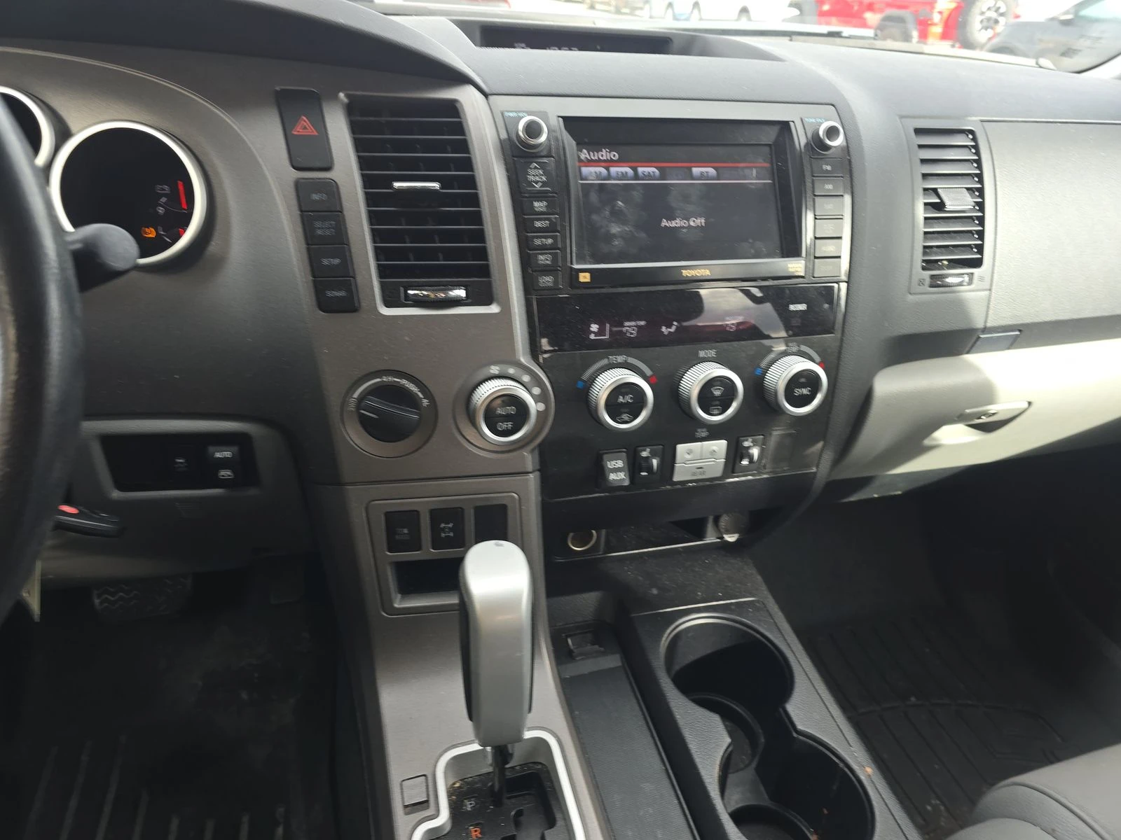 Toyota Sequoia LIMITED* 5.7* V8* * *  | Mobile.bg   9