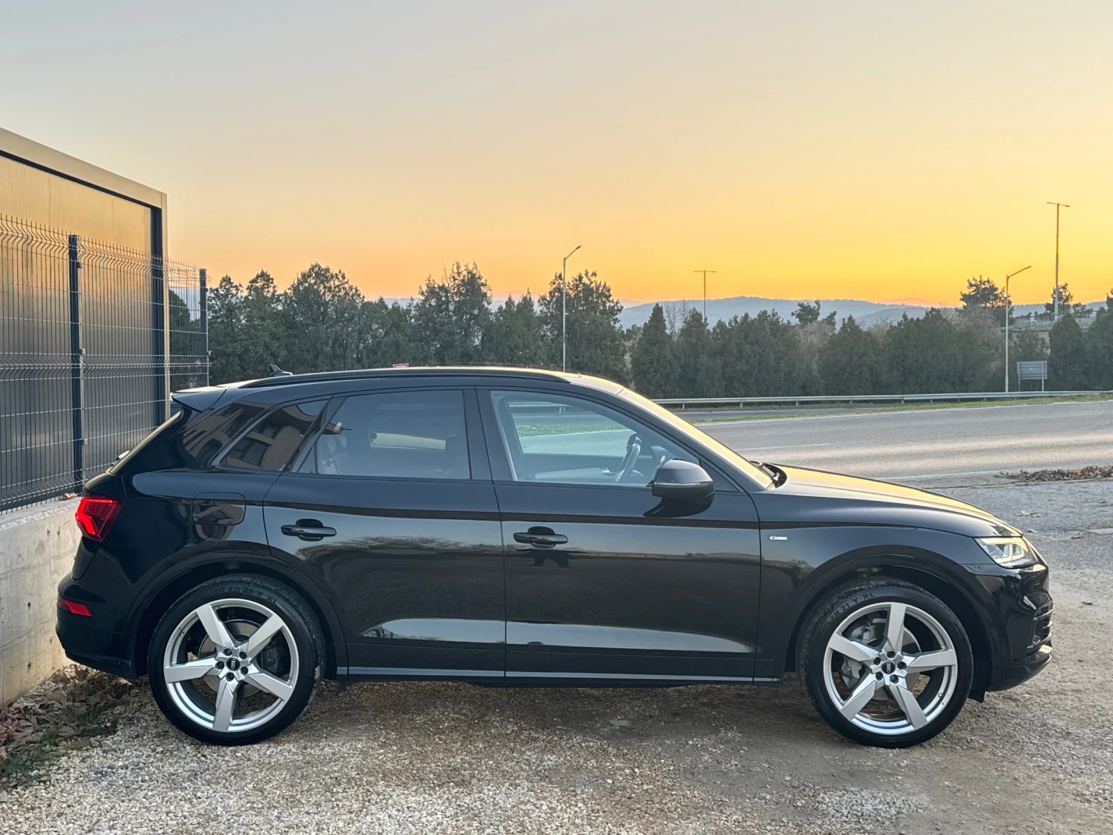 Audi Q5 2.0TDI* Quattro* 3xS-LINE* Sport Seats Plus* Pano* - изображение 4