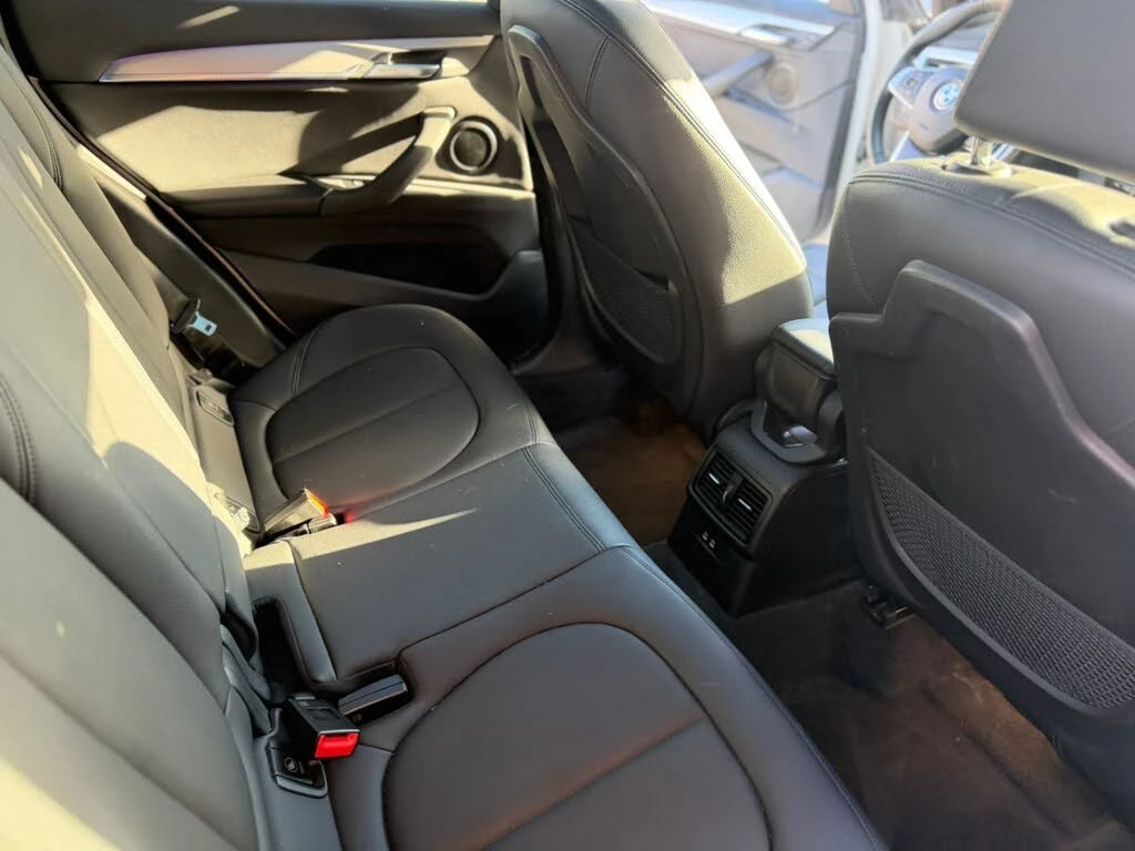 BMW X1 xDrive28i AWD АвтоКредит  (ЦЕНА ДО БГ), снимка 9 - Автомобили и джипове - 53906882