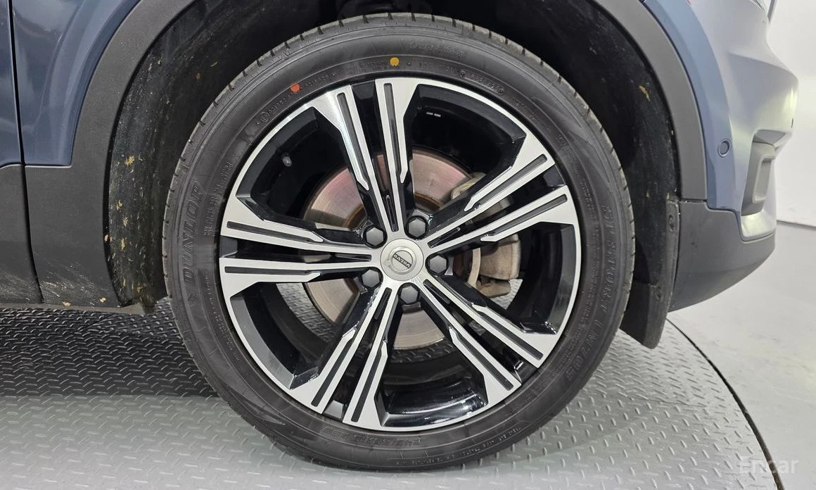 Volvo XC40, снимка 5 - Автомобили и джипове - 53970860