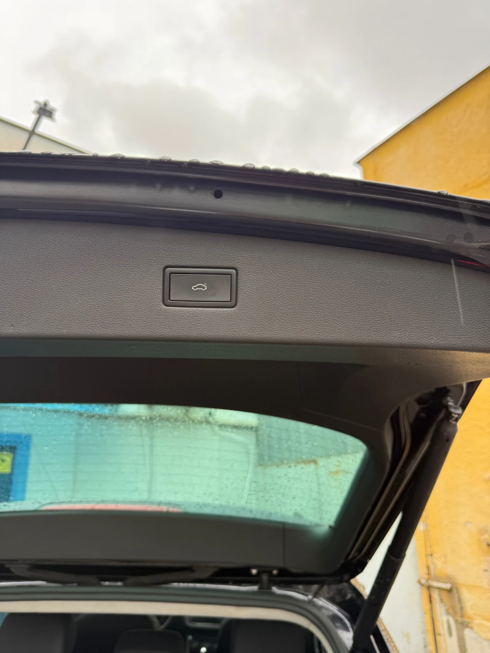 VW Tiguan 2.0 tsi, снимка 13 - Автомобили и джипове - 56481971