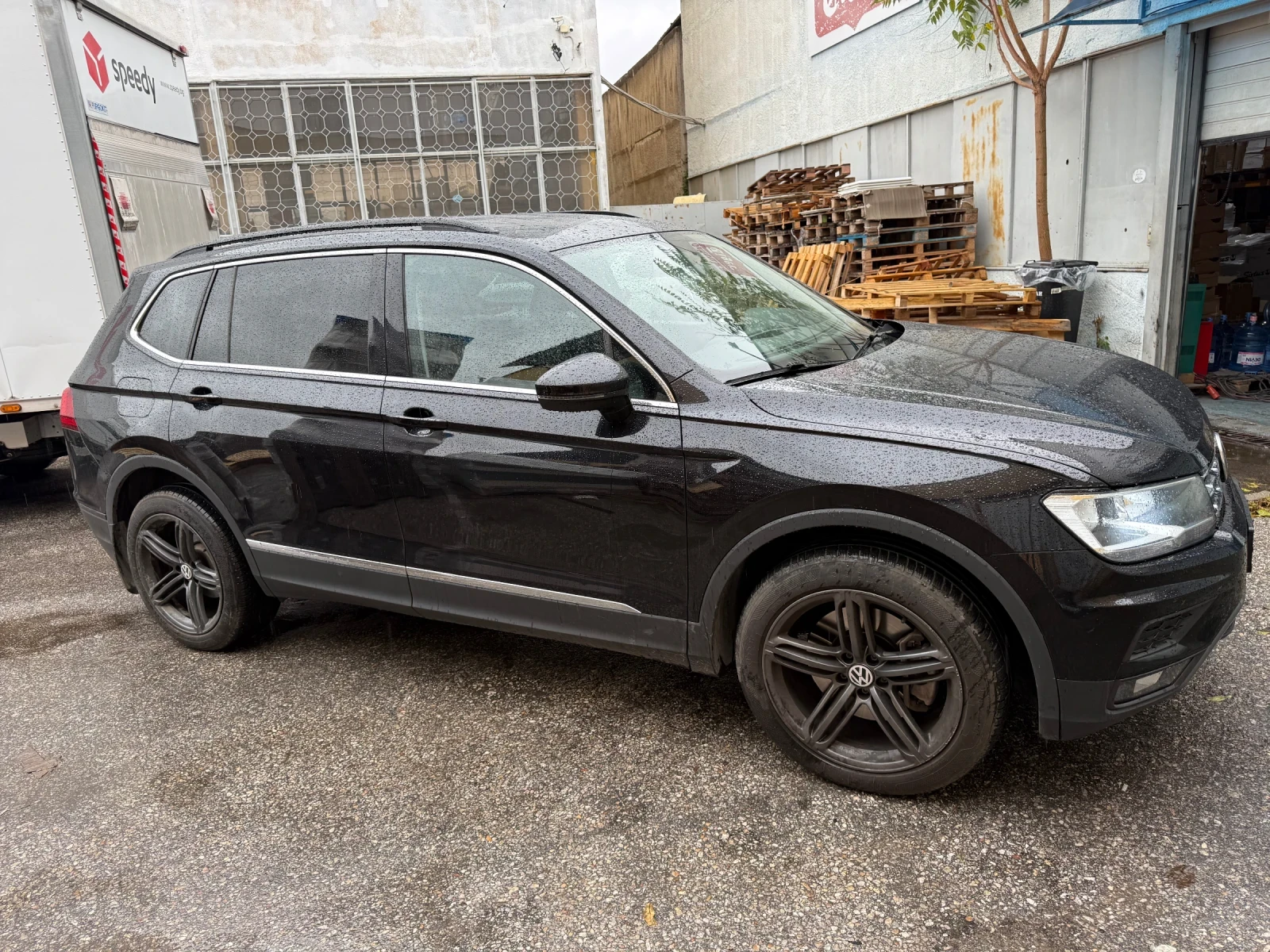 VW Tiguan 2.0 tsi, снимка 5 - Автомобили и джипове - 56481971