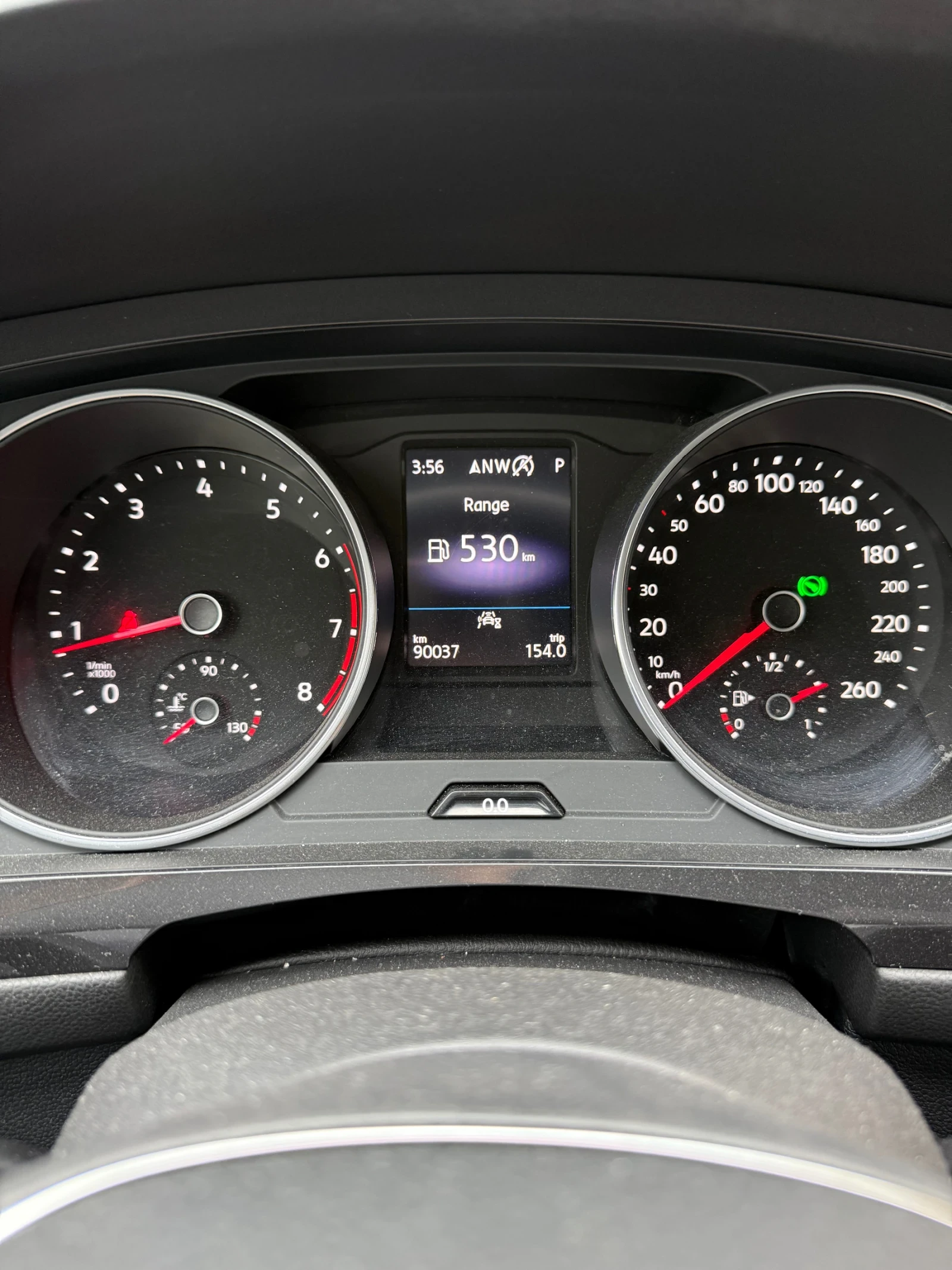 VW Tiguan 2.0 tsi, снимка 10 - Автомобили и джипове - 56481971