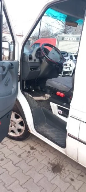 Mercedes-Benz Sprinter 208 2.2 cdi, снимка 10 - Бусове и автобуси - 53657151