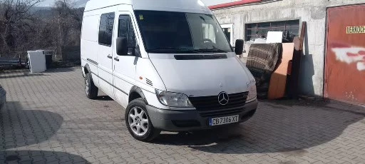 Mercedes-Benz Sprinter 208 2.2 cdi, снимка 4 - Бусове и автобуси - 53657151