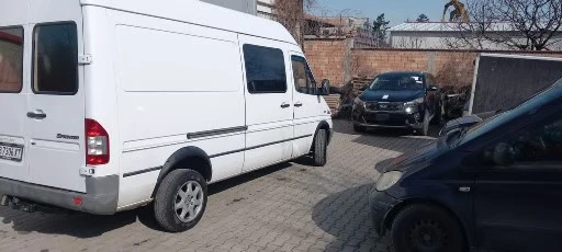 Mercedes-Benz Sprinter 208 2.2 cdi, снимка 2 - Бусове и автобуси - 53657151