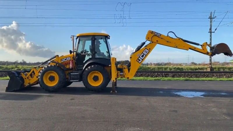 Багер JCB 4cx, снимка 1 - Индустриална техника - 47608725