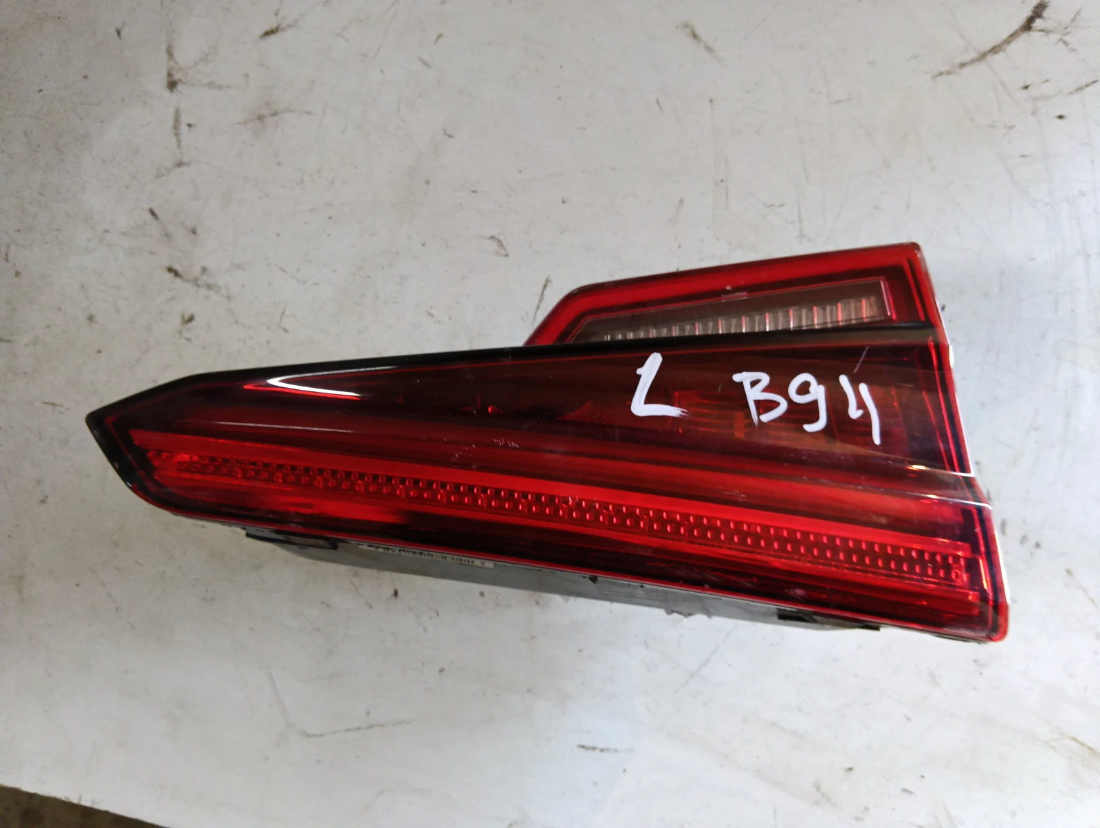 стоп ляв вътрешен седан диоден 8W5945093A Audi A4